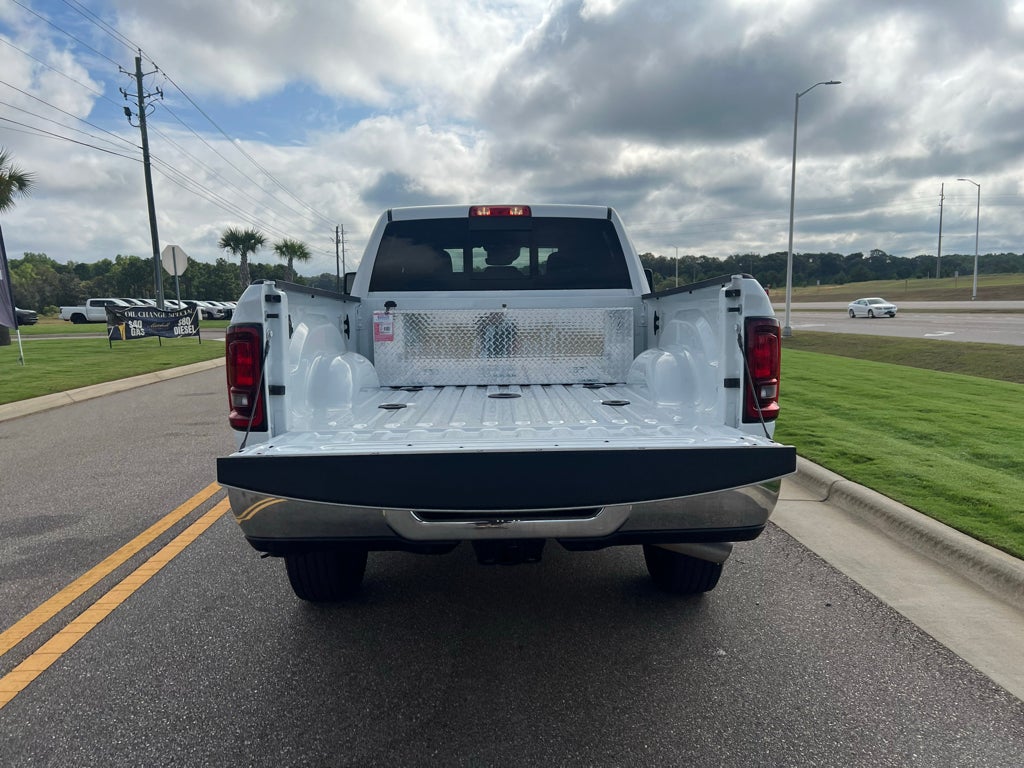 2025 RAM 2500 Tradesman Crew Cab 4x4 6'4' Box