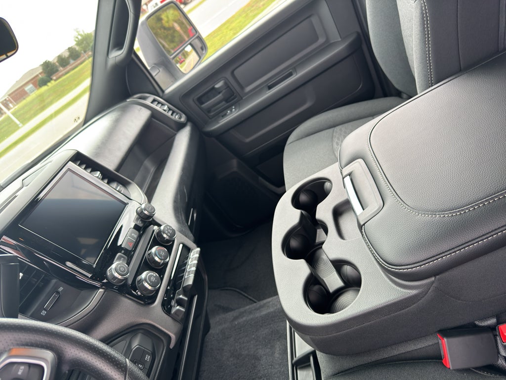 2026 RAM 2500 RAM 2500 BLACK EXPRESS CREW CAB 4X4 6'4' BOX