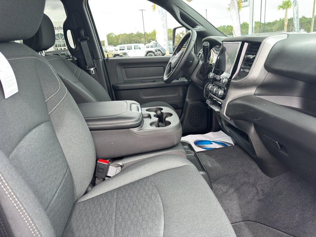 2026 RAM 2500 RAM 2500 BLACK EXPRESS CREW CAB 4X4 6'4' BOX