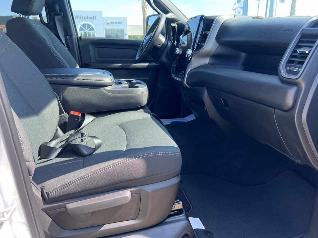 2026 RAM 3500 RAM 3500 TRADESMAN CREW CAB 4X4 8' BOX