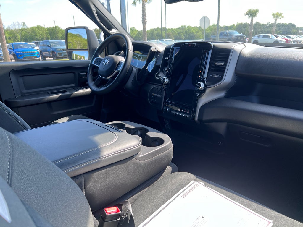 2026 RAM 3500 RAM 3500 TRADESMAN CREW CAB 4X4 8' BOX