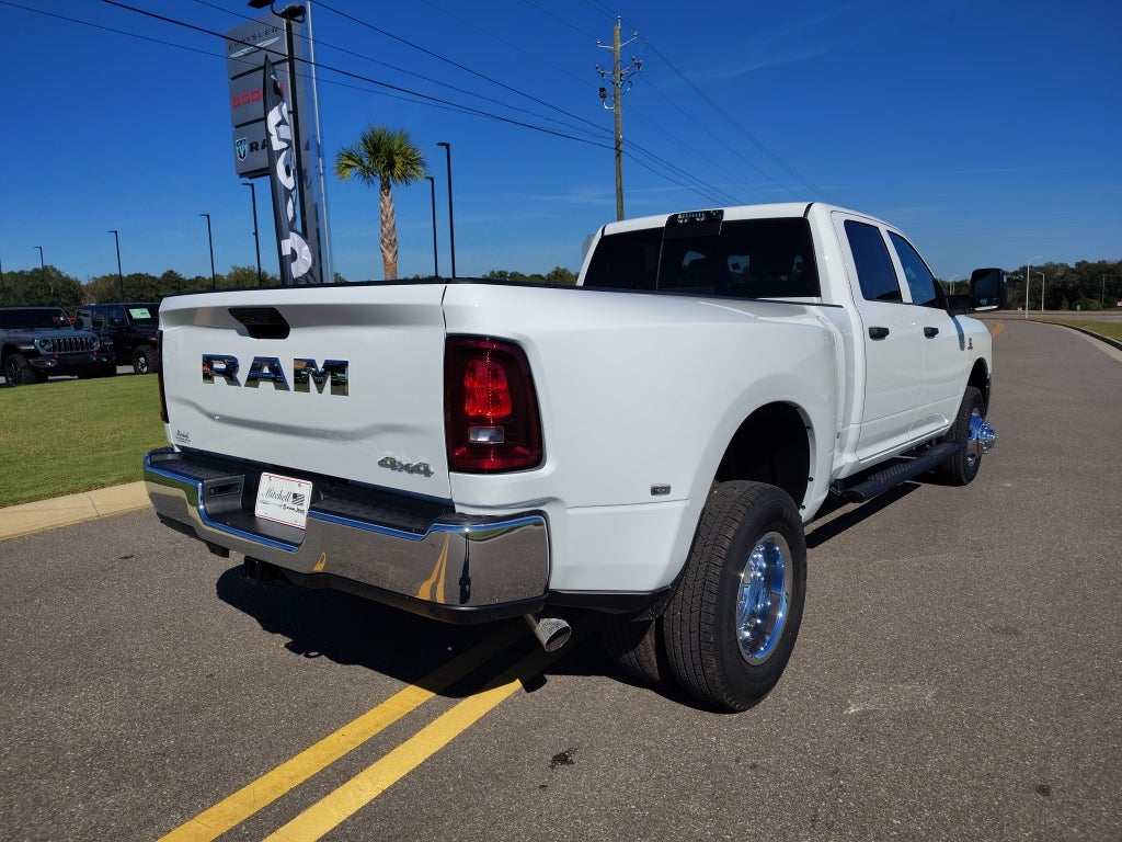 2026 RAM 3500 RAM 3500 TRADESMAN CREW CAB 4X4 8' BOX