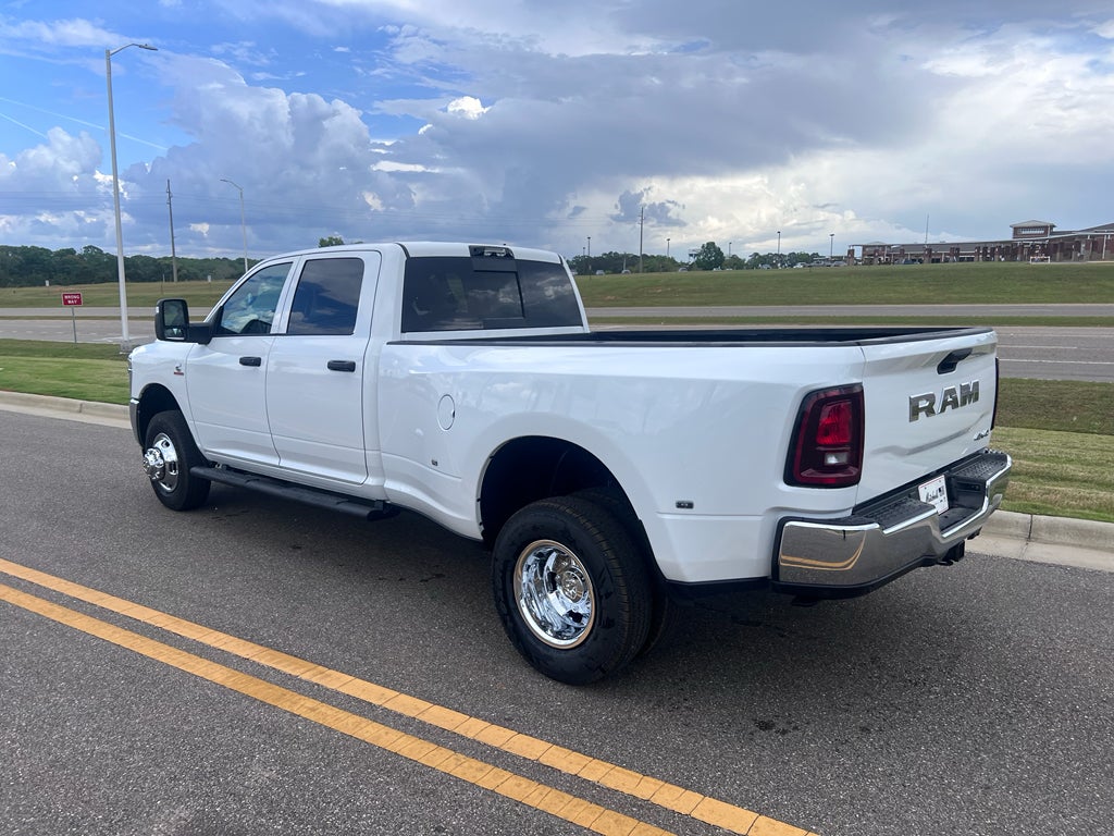 2026 RAM 3500 RAM 3500 TRADESMAN CREW CAB 4X4 8' BOX
