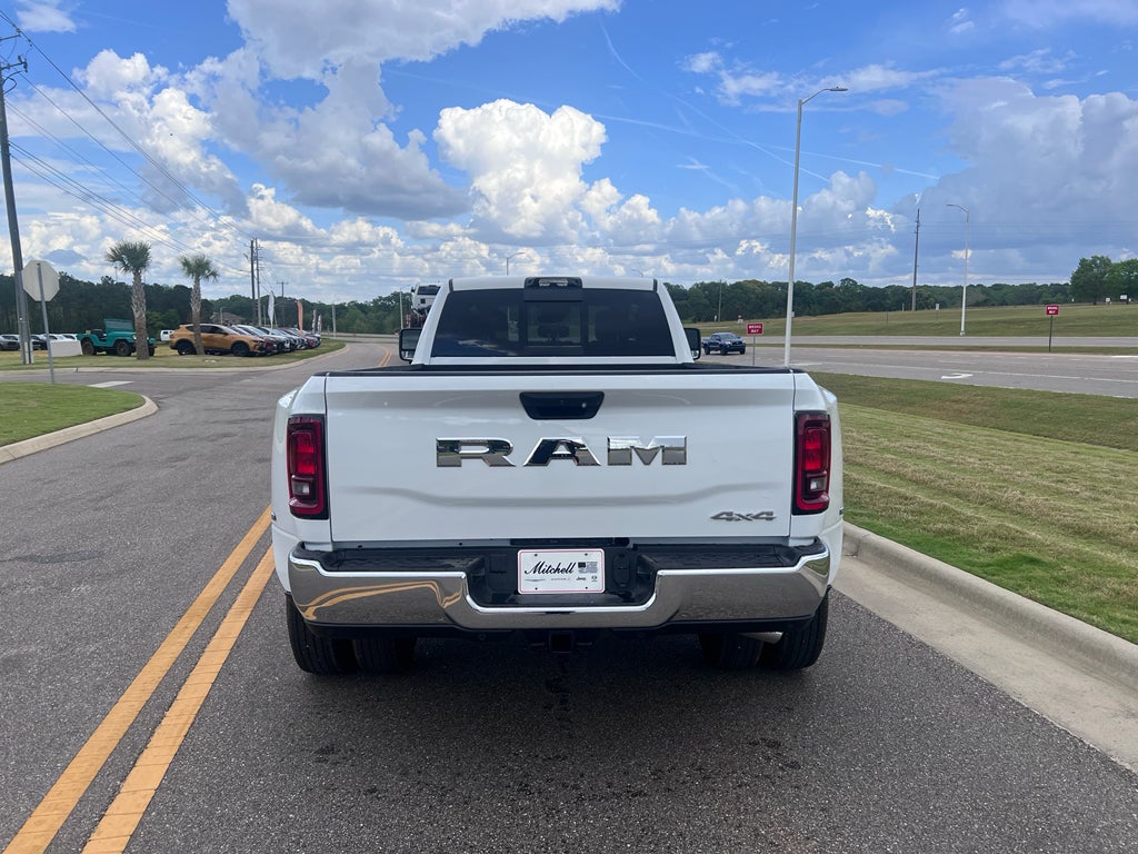 2026 RAM 3500 RAM 3500 TRADESMAN CREW CAB 4X4 8' BOX