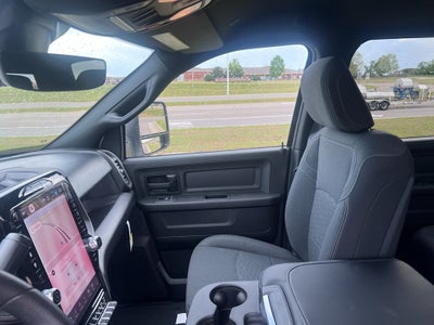 2026 RAM 3500 RAM 3500 TRADESMAN CREW CAB 4X4 8' BOX