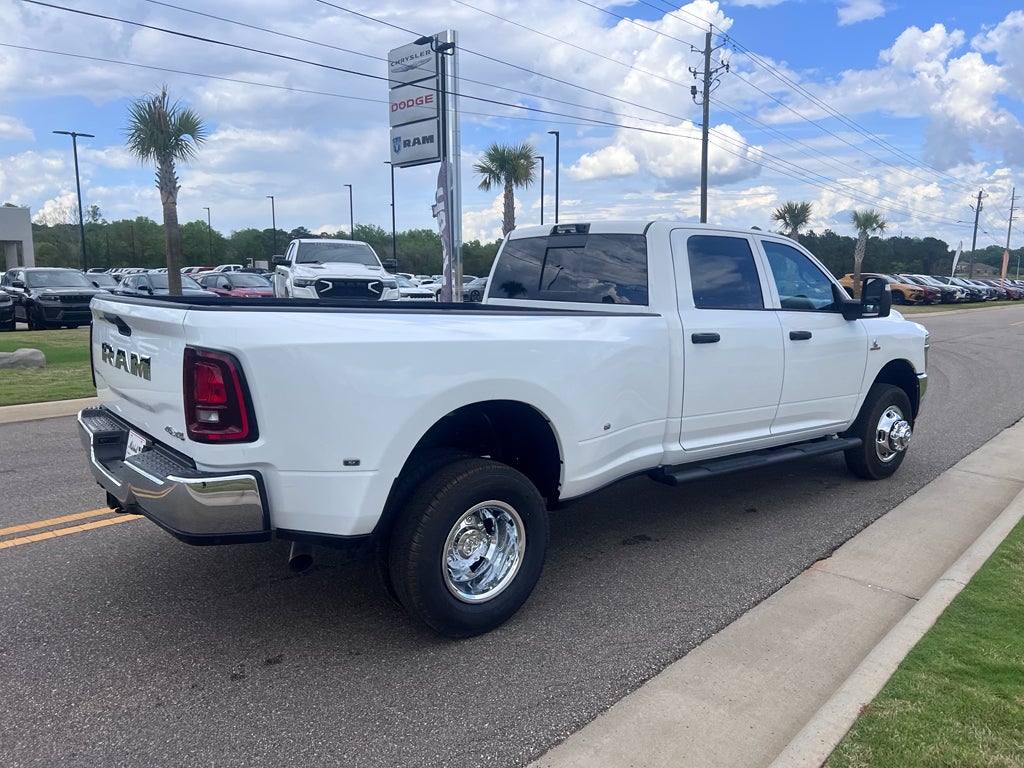 2026 RAM 3500 RAM 3500 TRADESMAN CREW CAB 4X4 8' BOX