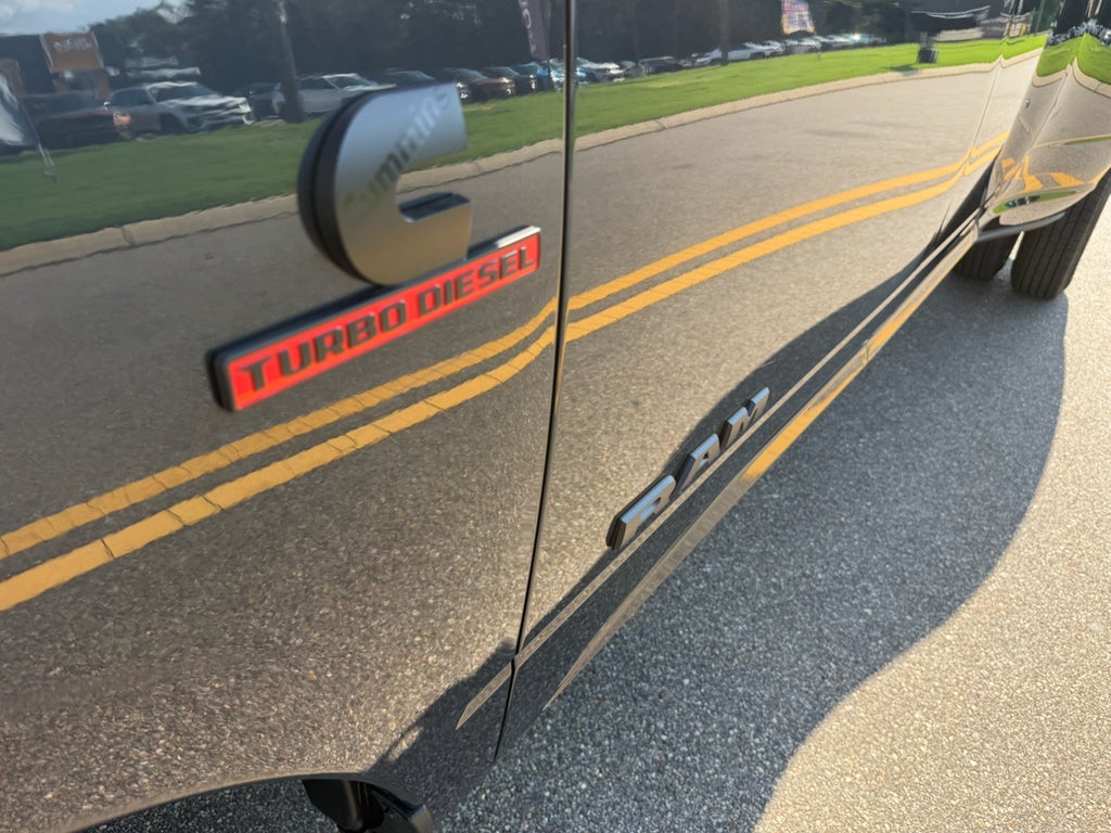 2026 RAM 3500 RAM 3500 LARAMIE CREW CAB 4X4 8' BOX