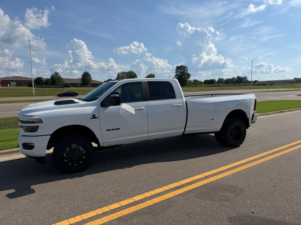 2026 RAM 3500 RAM 3500 LARAMIE CREW CAB 4X4 8' BOX