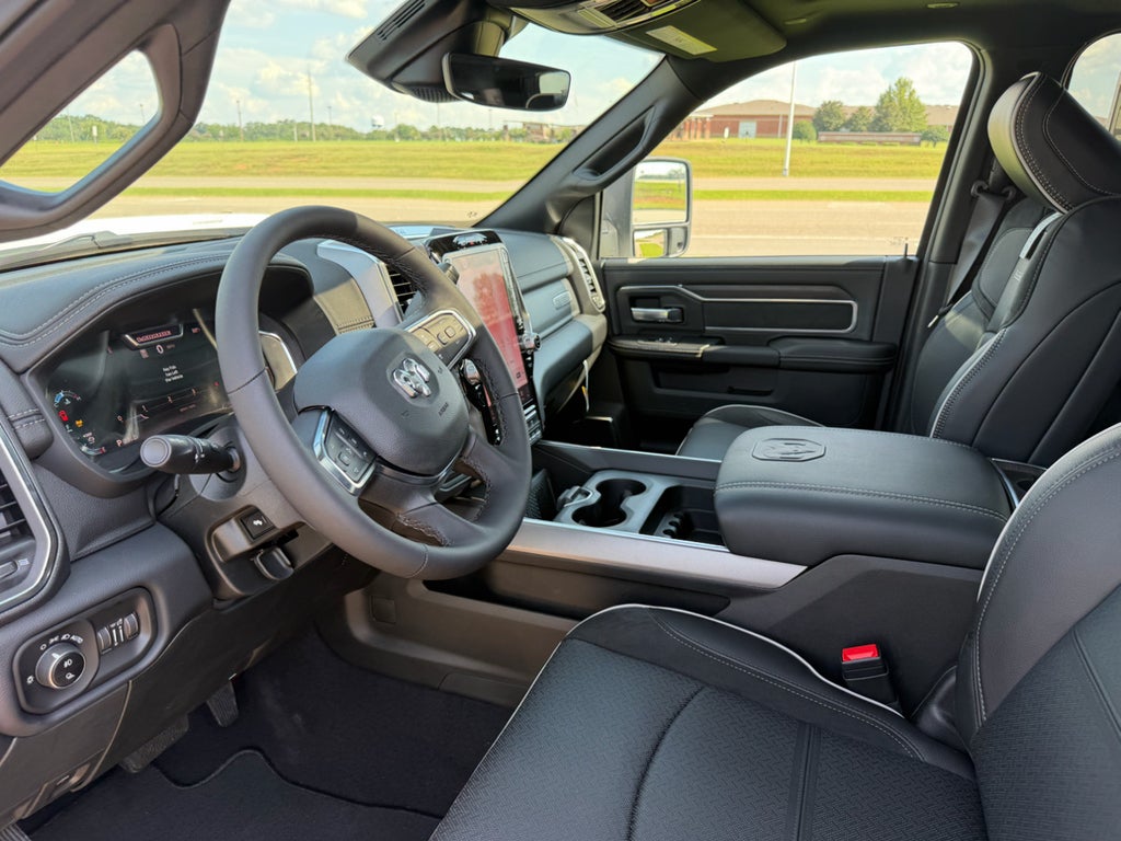 2026 RAM 3500 RAM 3500 LARAMIE CREW CAB 4X4 8' BOX