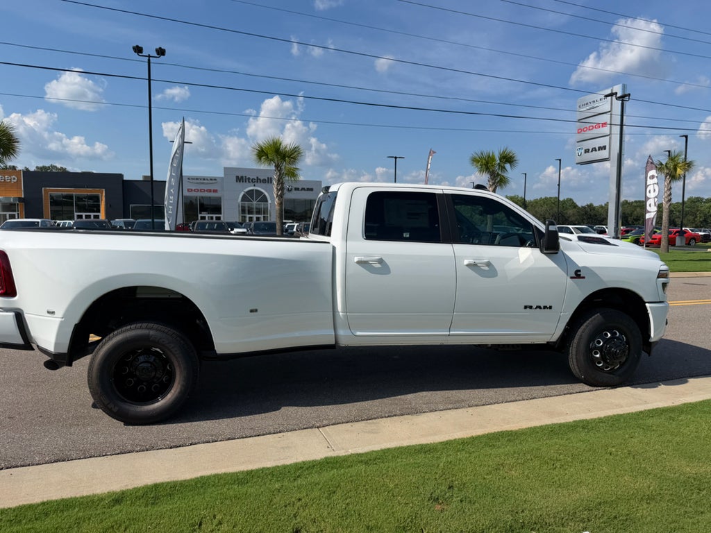 2026 RAM 3500 RAM 3500 LARAMIE CREW CAB 4X4 8' BOX