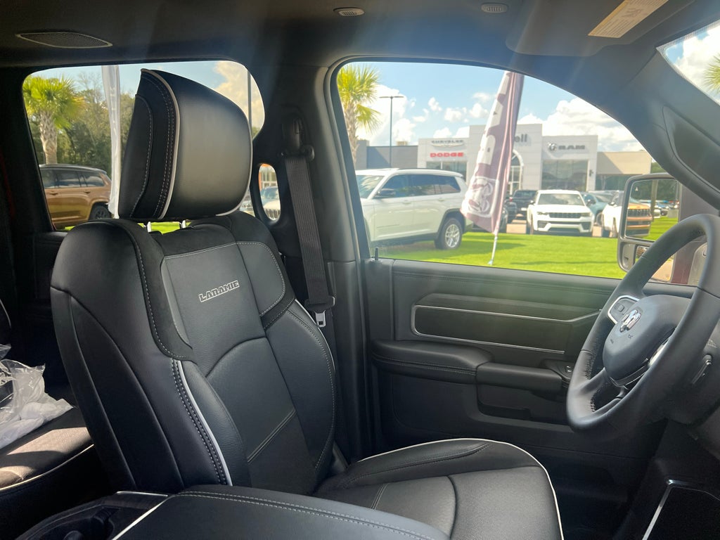 2026 RAM 3500 RAM 3500 LARAMIE CREW CAB 4X4 8' BOX
