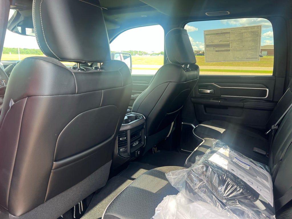2026 RAM 3500 RAM 3500 LARAMIE CREW CAB 4X4 8' BOX