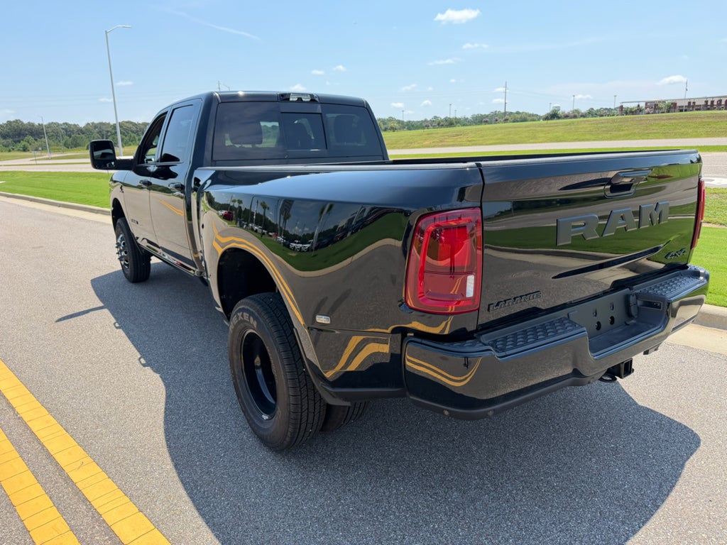 2026 RAM 3500 RAM 3500 LARAMIE CREW CAB 4X4 8' BOX