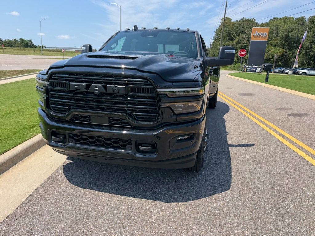 2026 RAM 3500 RAM 3500 LARAMIE CREW CAB 4X4 8' BOX