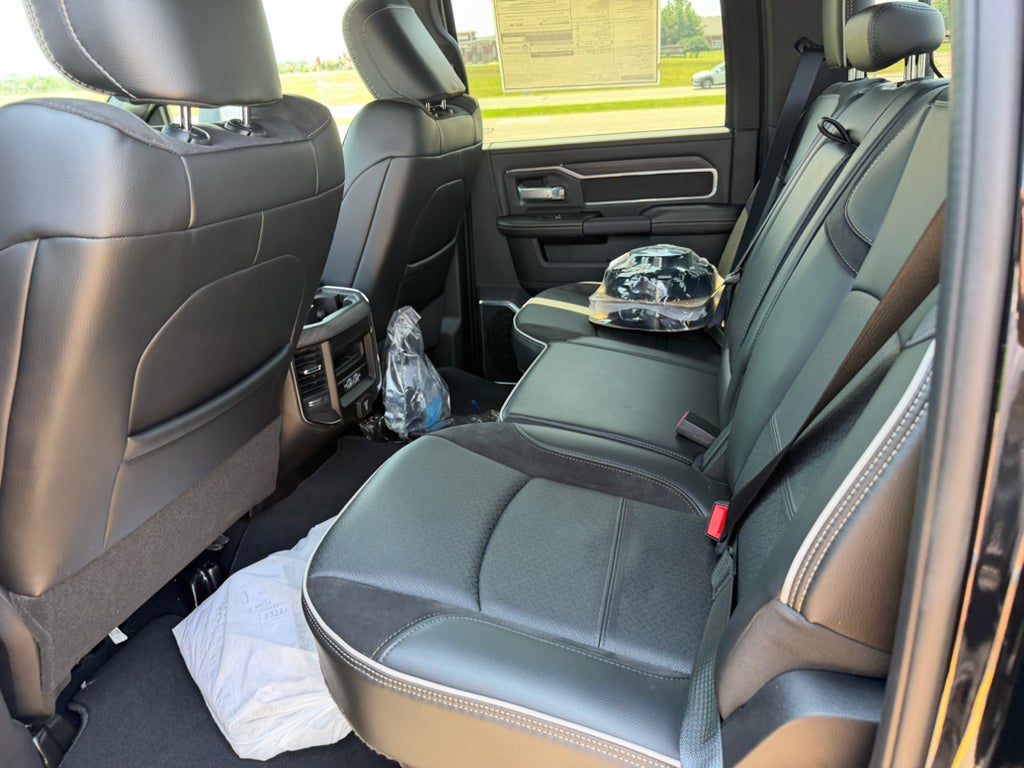 2026 RAM 3500 RAM 3500 LARAMIE CREW CAB 4X4 8' BOX