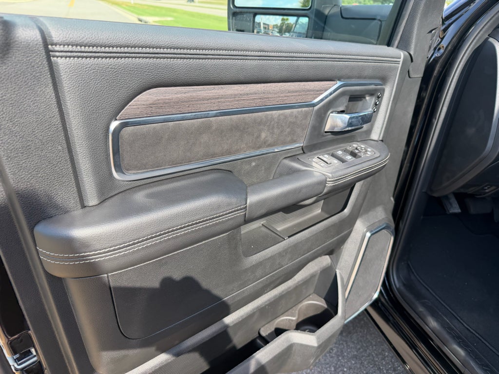 2026 RAM 3500 RAM 3500 LARAMIE CREW CAB 4X4 8' BOX