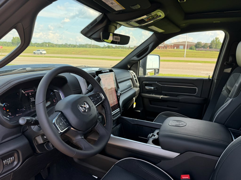 2026 RAM 3500 RAM 3500 LARAMIE CREW CAB 4X4 8' BOX
