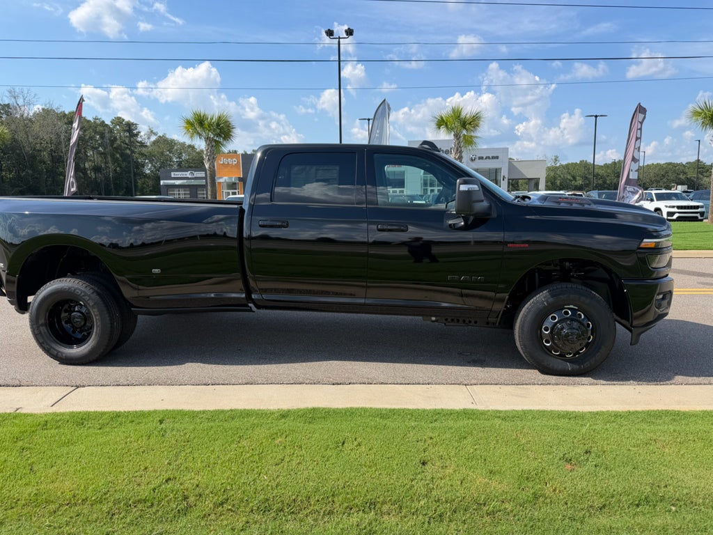2026 RAM 3500 RAM 3500 LARAMIE CREW CAB 4X4 8' BOX