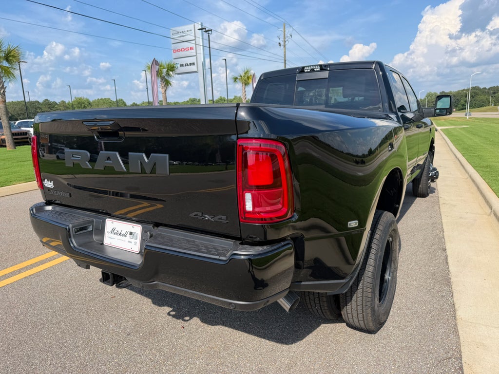 2026 RAM 3500 RAM 3500 LARAMIE CREW CAB 4X4 8' BOX