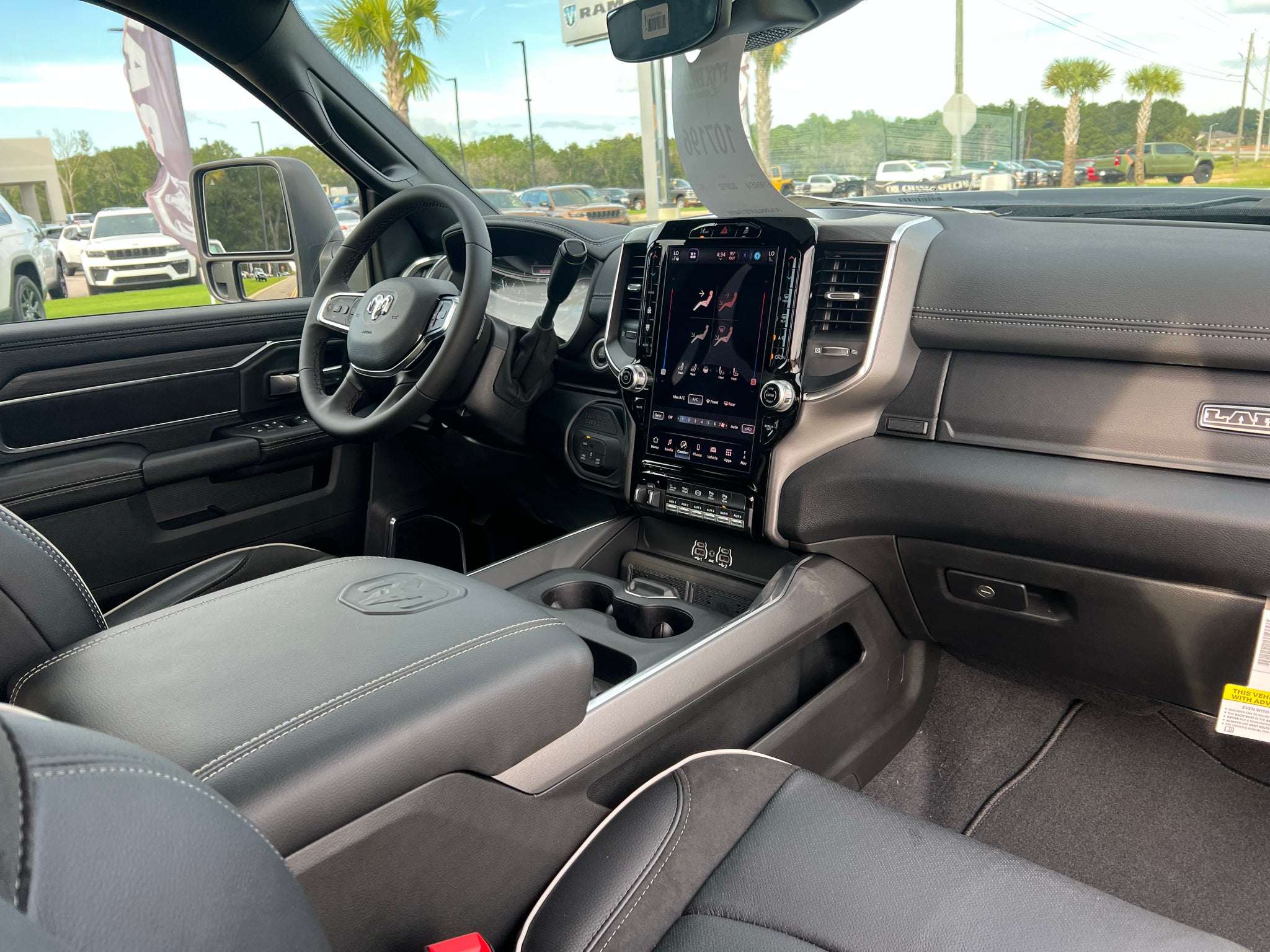 2026 RAM 3500 RAM 3500 LARAMIE CREW CAB 4X4 8' BOX