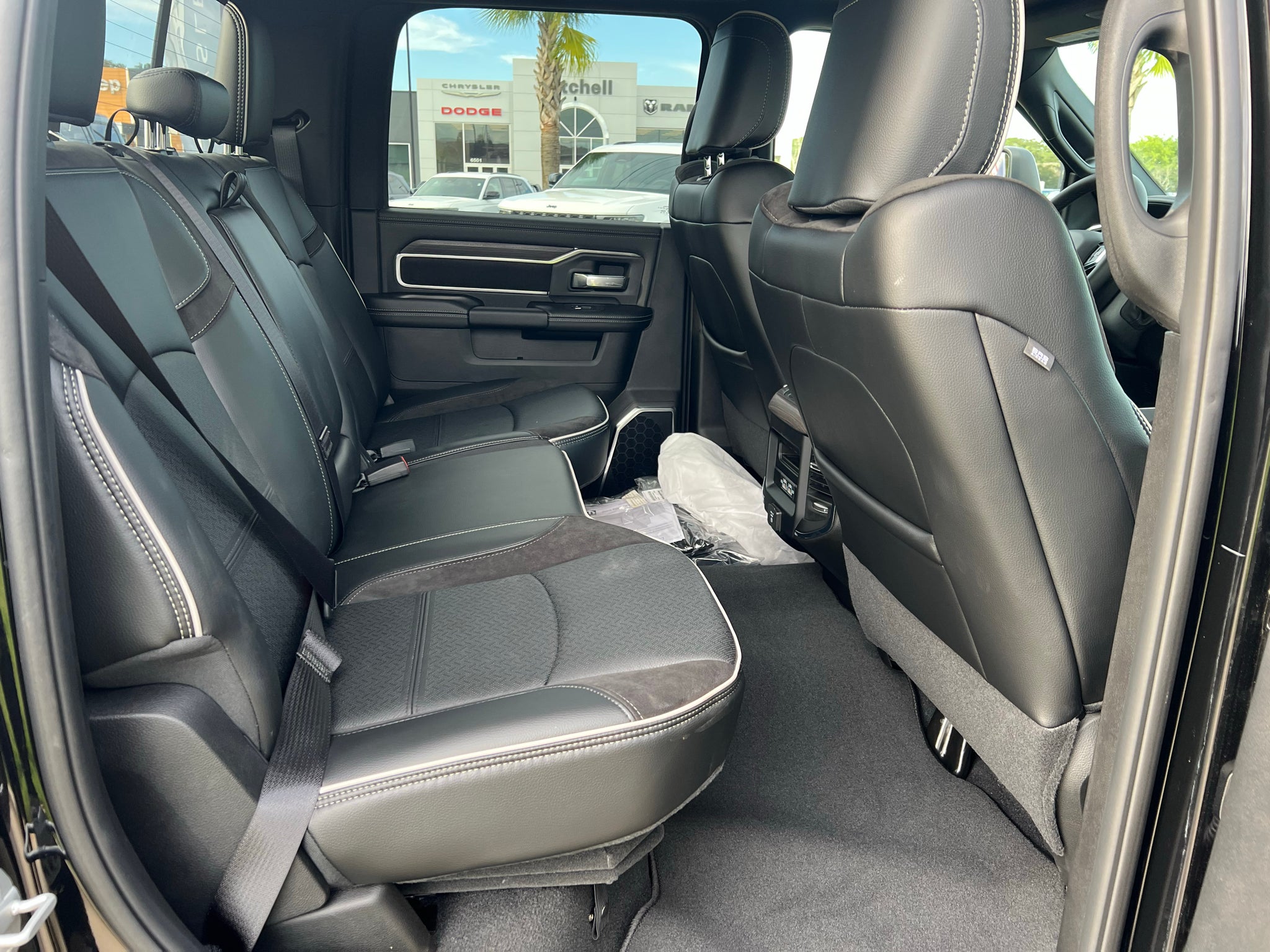 2026 RAM 3500 RAM 3500 LARAMIE CREW CAB 4X4 8' BOX