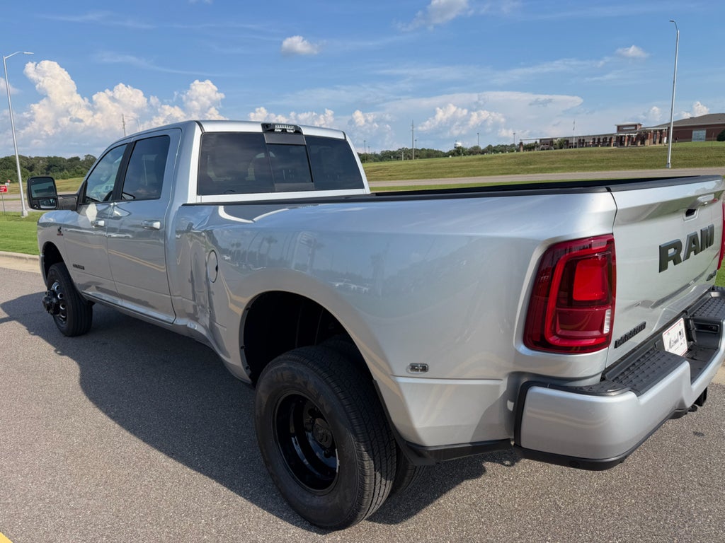 2026 RAM 3500 RAM 3500 LARAMIE CREW CAB 4X4 8' BOX