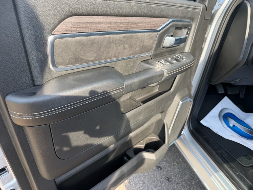 2026 RAM 3500 RAM 3500 LARAMIE CREW CAB 4X4 8' BOX