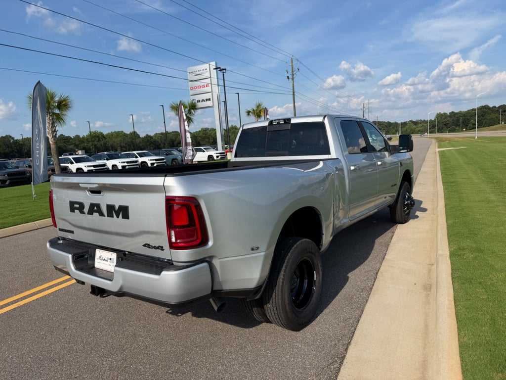 2026 RAM 3500 RAM 3500 LARAMIE CREW CAB 4X4 8' BOX