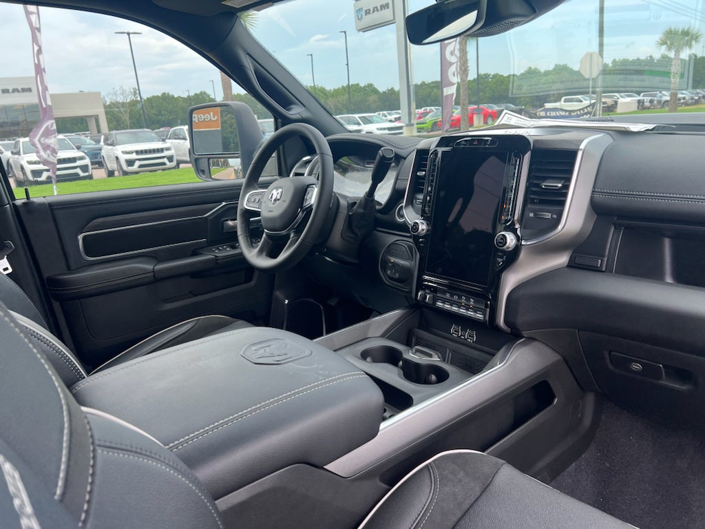 2026 RAM 3500 RAM 3500 LARAMIE CREW CAB 4X4 8' BOX