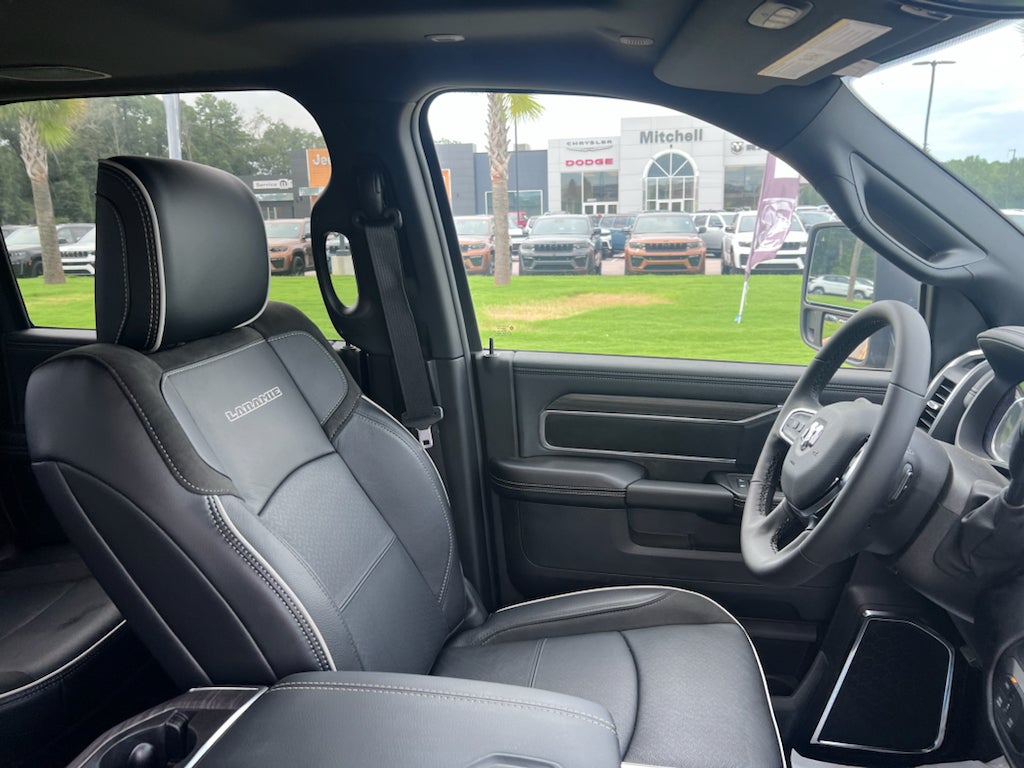 2026 RAM 3500 RAM 3500 LARAMIE CREW CAB 4X4 8' BOX