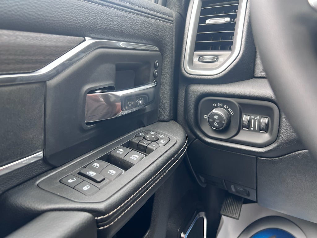 2026 RAM 3500 RAM 3500 LARAMIE CREW CAB 4X4 8' BOX