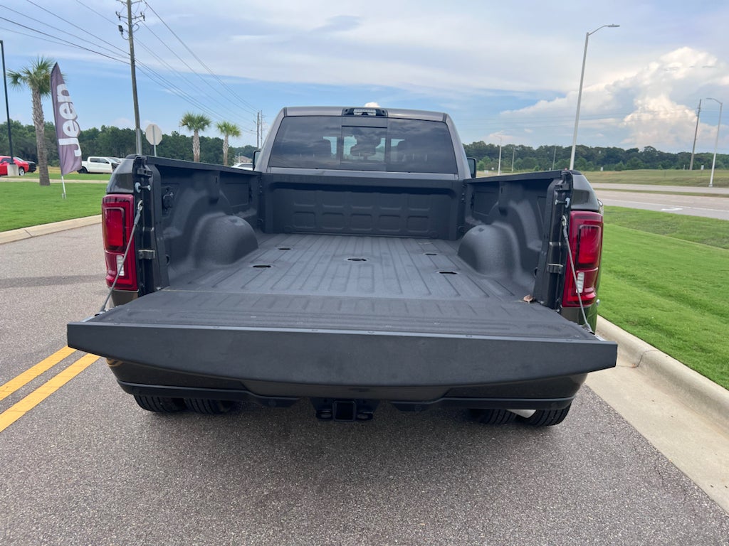 2026 RAM 3500 RAM 3500 LARAMIE CREW CAB 4X4 8' BOX
