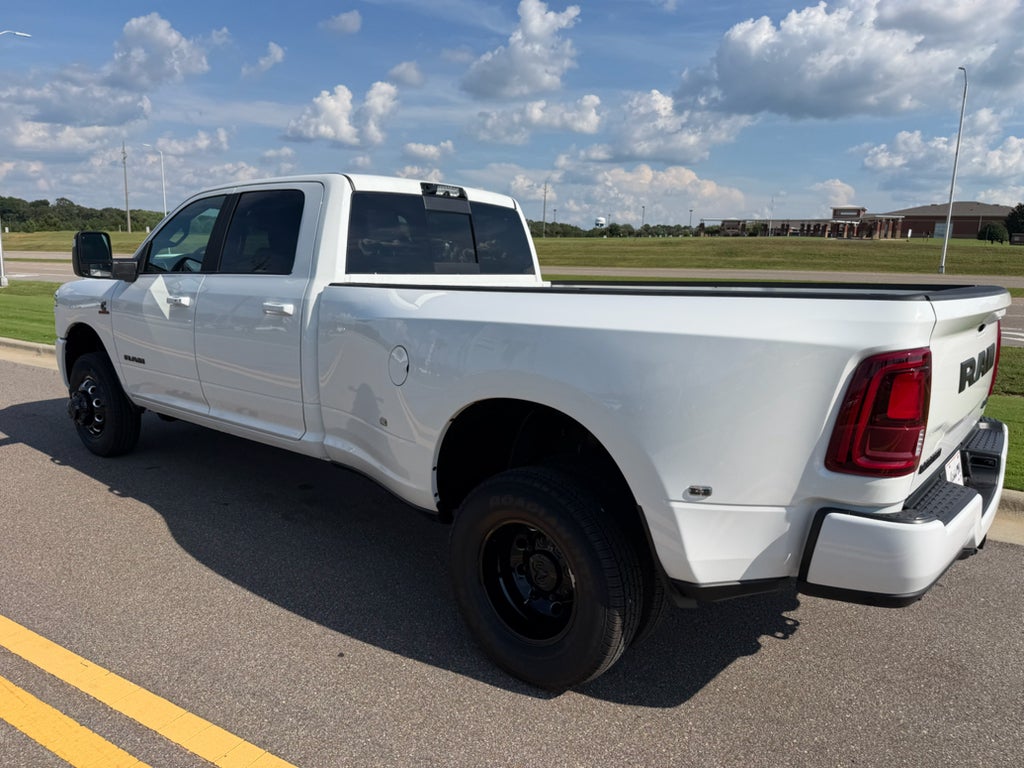 2026 RAM 3500 RAM 3500 LARAMIE CREW CAB 4X4 8' BOX