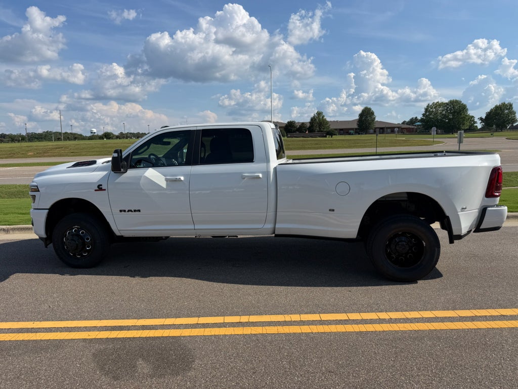 2026 RAM 3500 RAM 3500 LARAMIE CREW CAB 4X4 8' BOX
