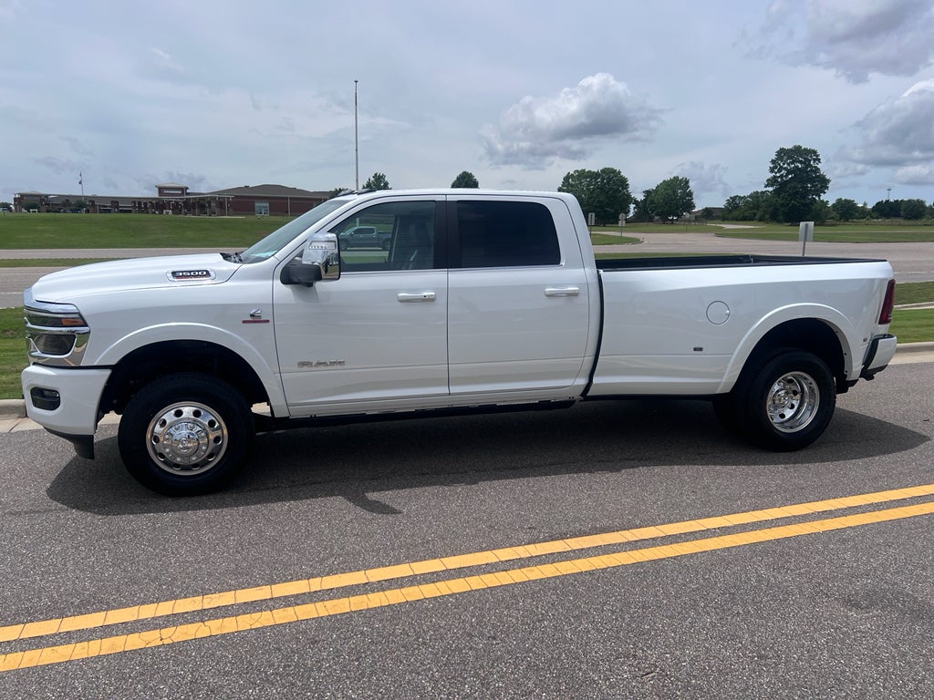 2026 RAM 3500 RAM 3500 LIMITED LONGHORN CREW CAB 4X4 8' BOX
