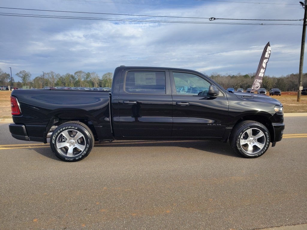 2026 RAM 1500 RAM 1500 EXPRESS CREW CAB 4X2 5'7' BOX
