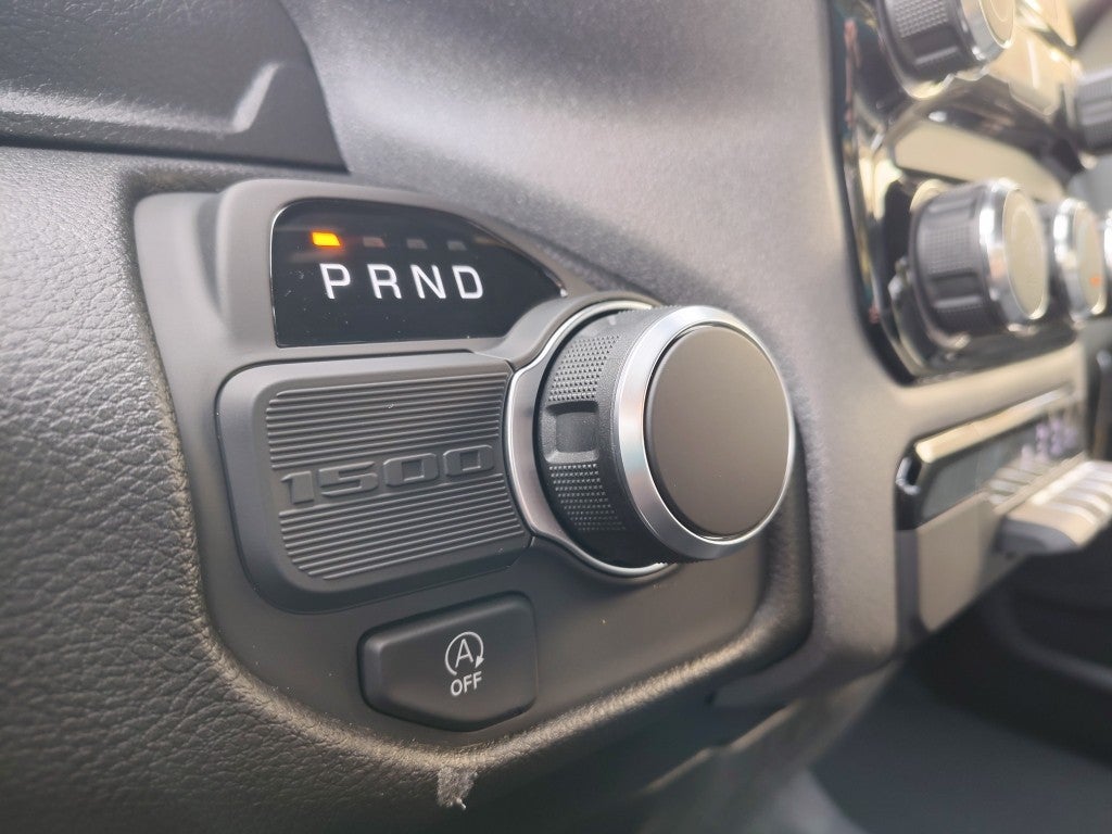 2026 RAM 1500 RAM 1500 EXPRESS CREW CAB 4X2 5'7' BOX