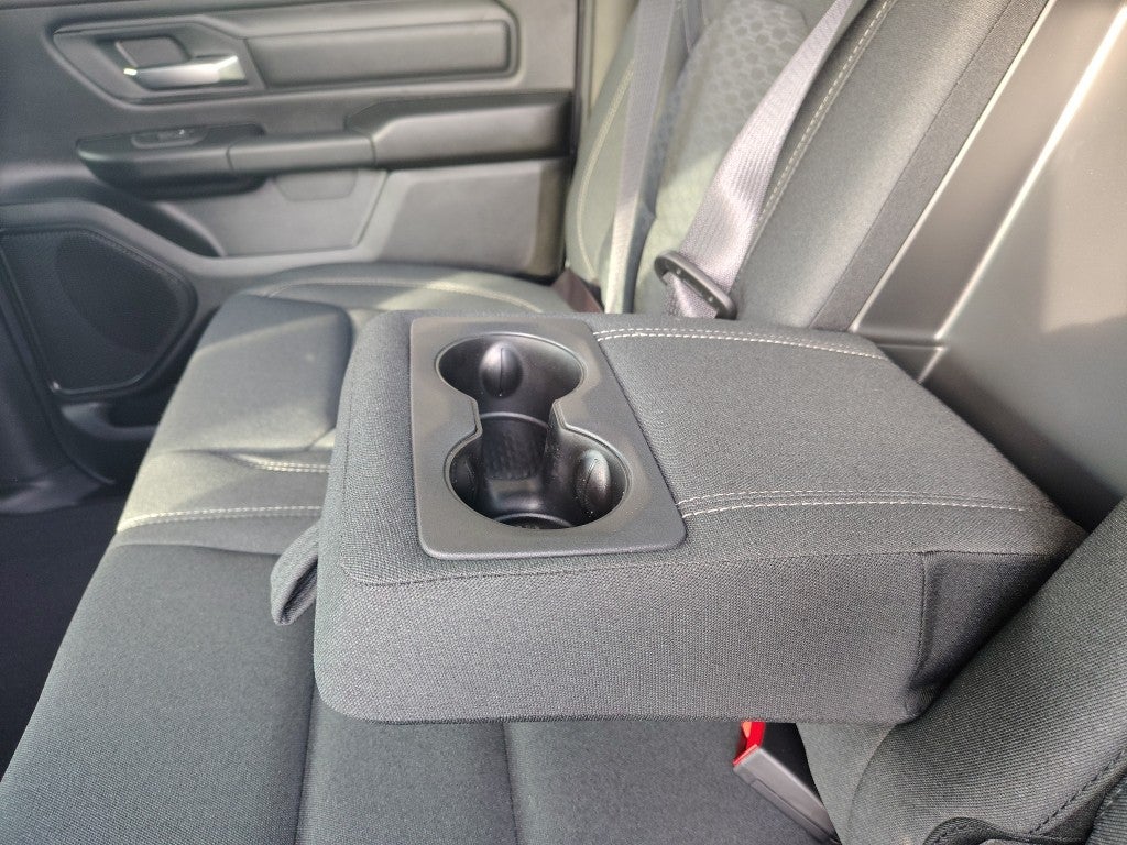 2026 RAM 1500 RAM 1500 EXPRESS CREW CAB 4X2 5'7' BOX