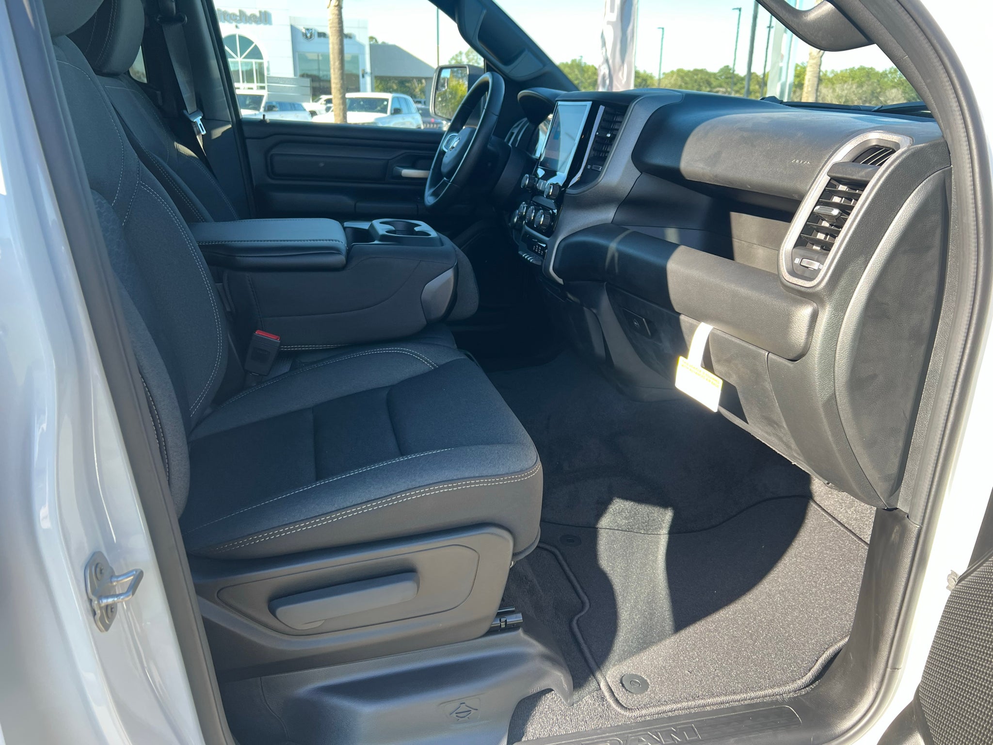 2027 RAM 1500 RAM 1500 EXPRESS CREW CAB 4X2 5'7' BOX