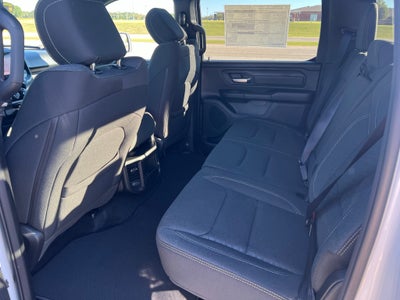 2027 RAM 1500 RAM 1500 EXPRESS CREW CAB 4X2 5'7' BOX