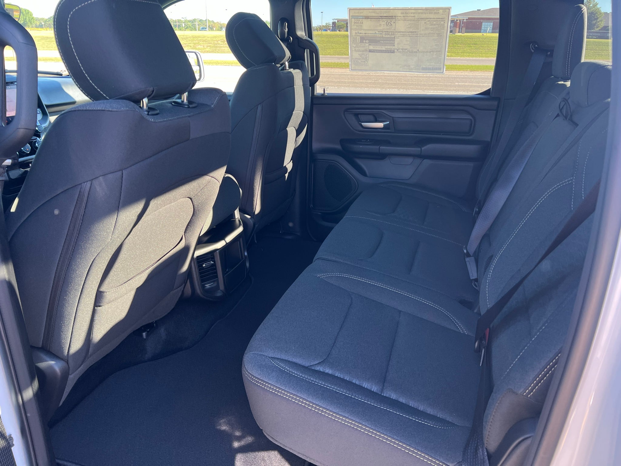 2027 RAM 1500 RAM 1500 EXPRESS CREW CAB 4X2 5'7' BOX