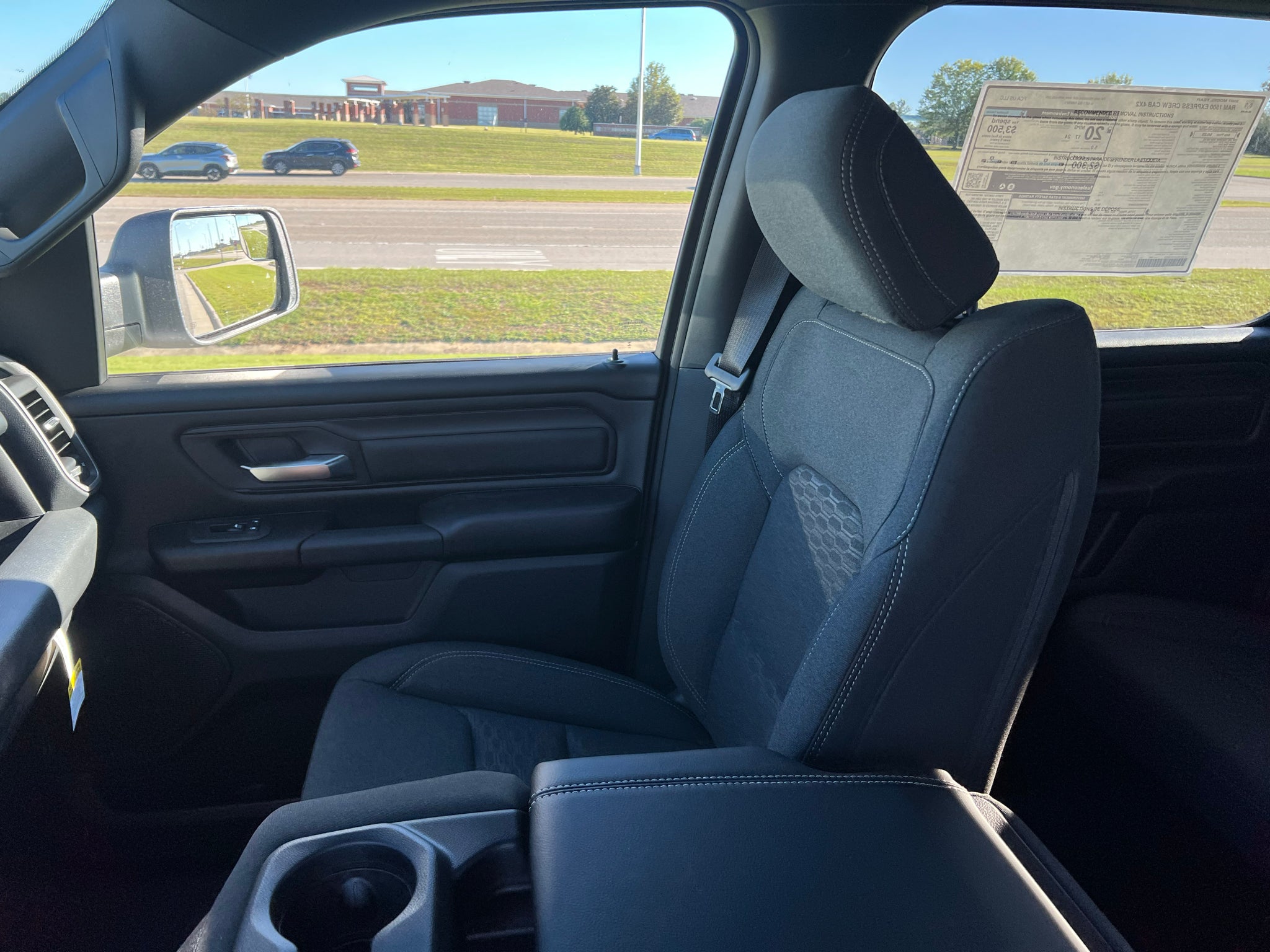 2027 RAM 1500 RAM 1500 EXPRESS CREW CAB 4X2 5'7' BOX