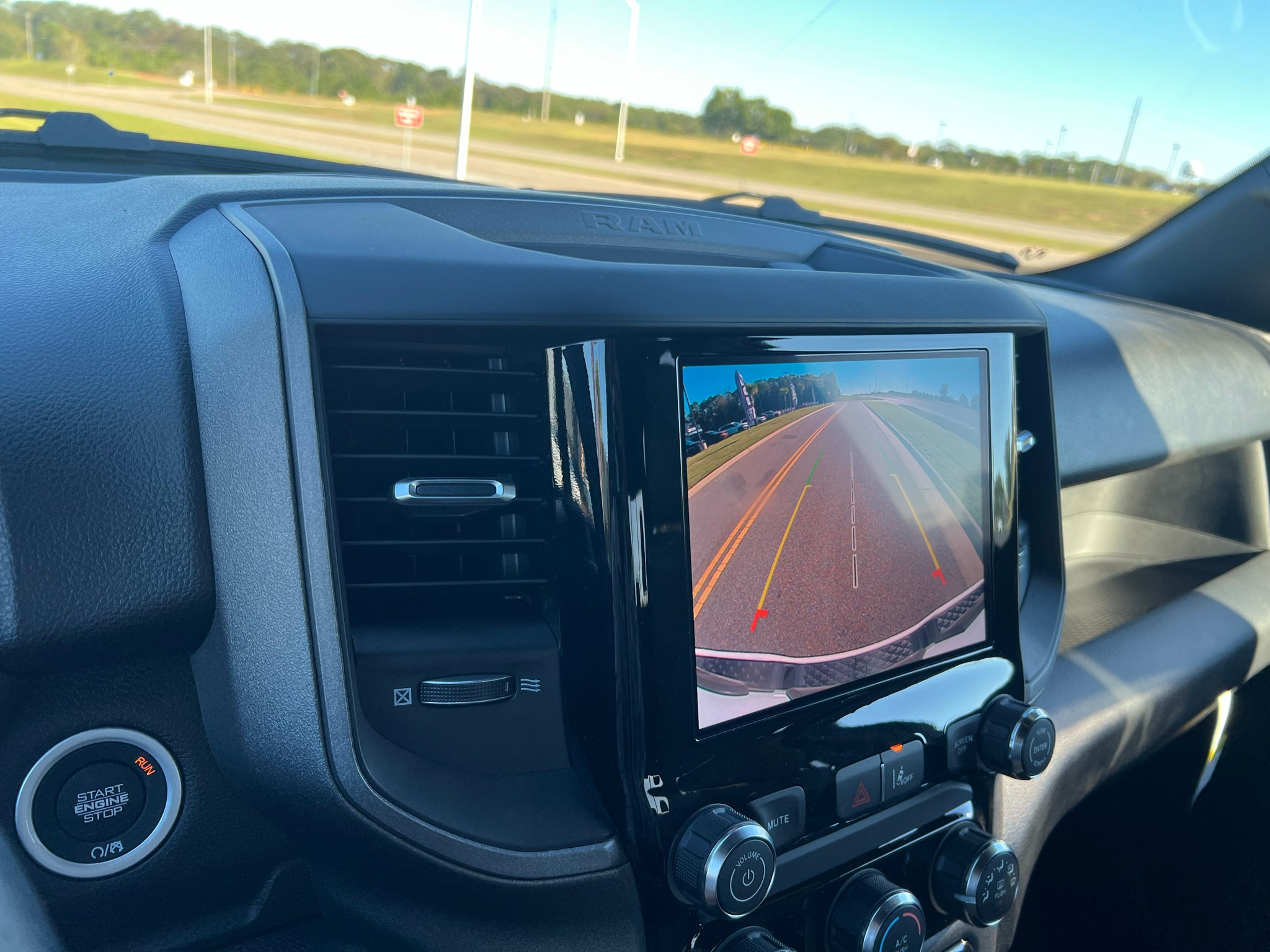 2027 RAM 1500 RAM 1500 EXPRESS CREW CAB 4X2 5'7' BOX
