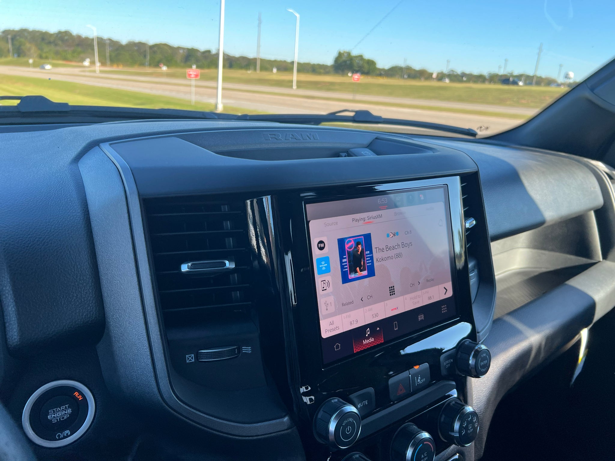 2027 RAM 1500 RAM 1500 EXPRESS CREW CAB 4X2 5'7' BOX