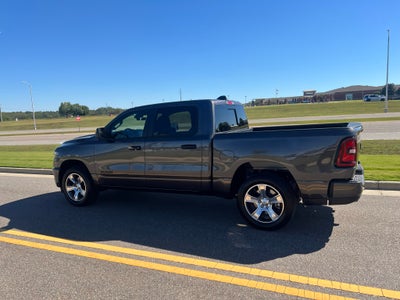 2027 RAM 1500 RAM 1500 EXPRESS CREW CAB 4X2 5'7' BOX