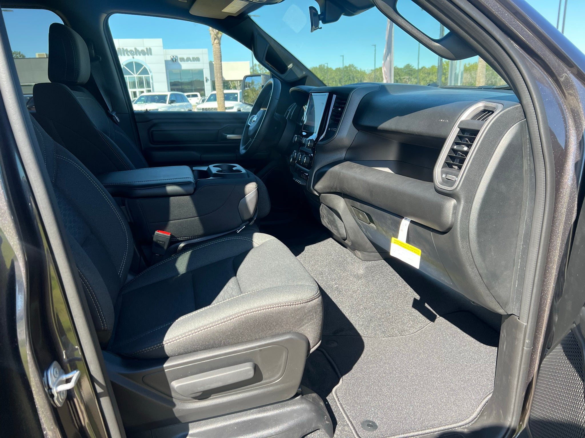 2027 RAM 1500 RAM 1500 EXPRESS CREW CAB 4X2 5'7' BOX