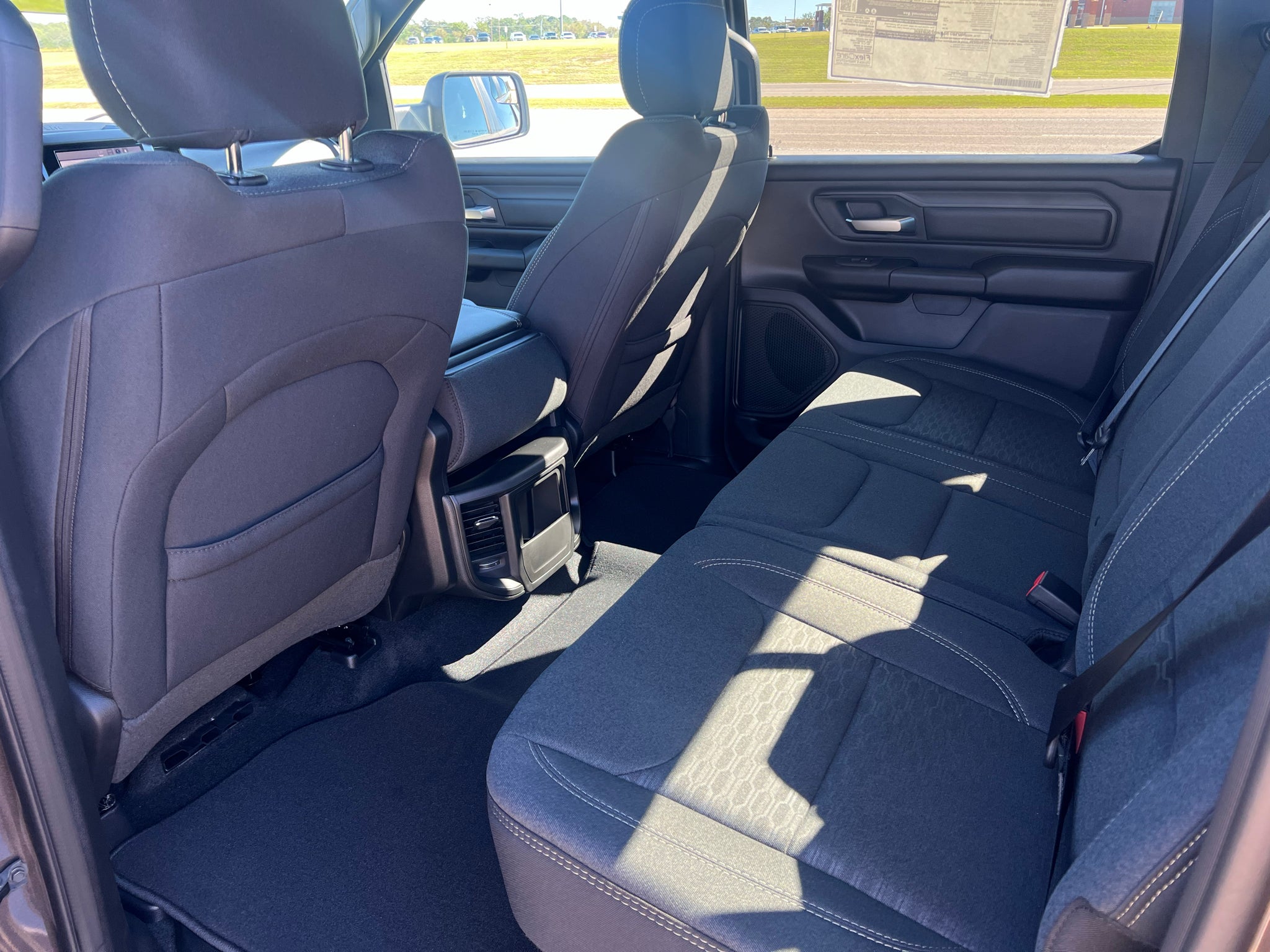 2027 RAM 1500 RAM 1500 EXPRESS CREW CAB 4X2 5'7' BOX