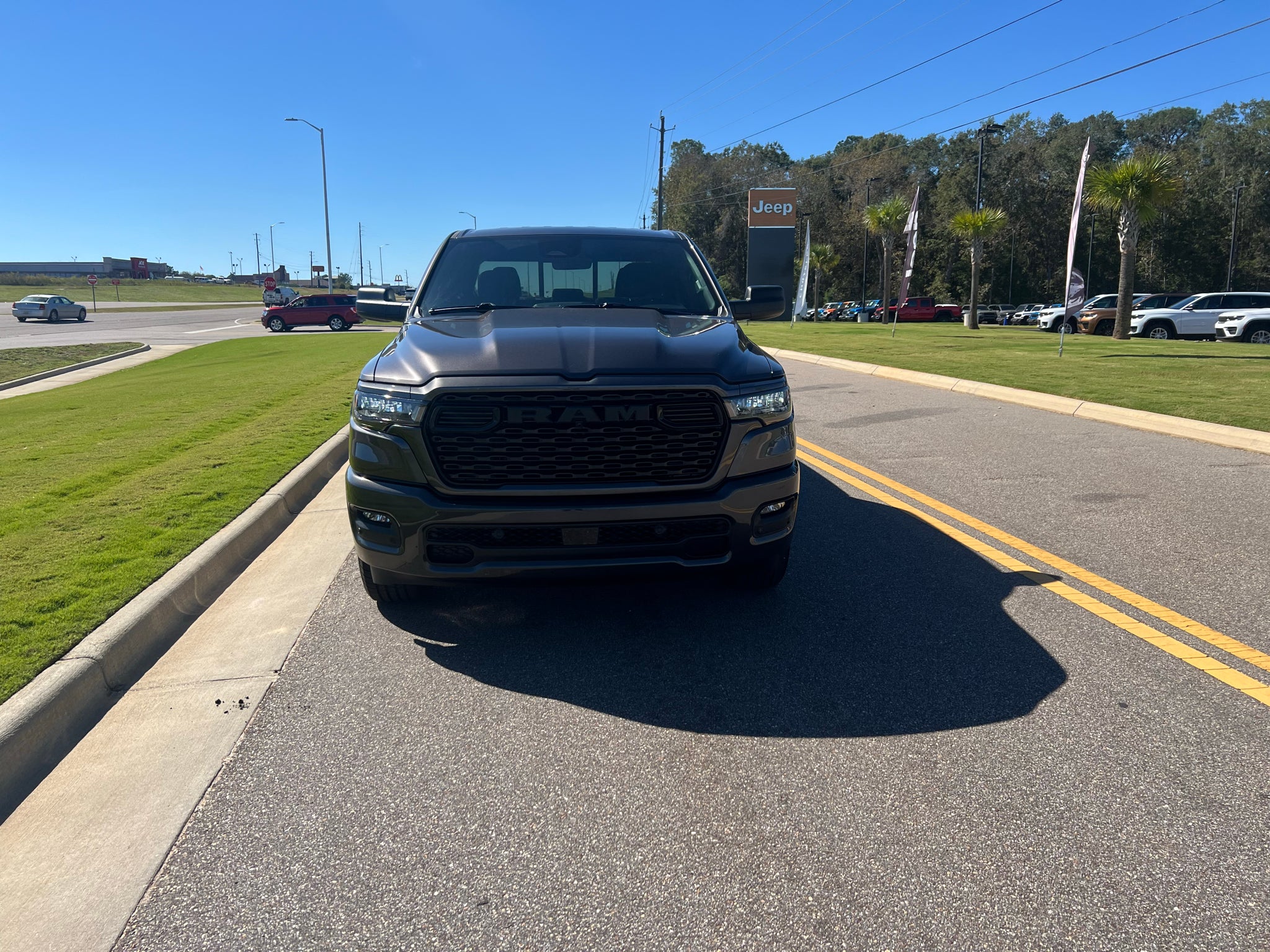 2027 RAM 1500 RAM 1500 EXPRESS CREW CAB 4X2 5'7' BOX