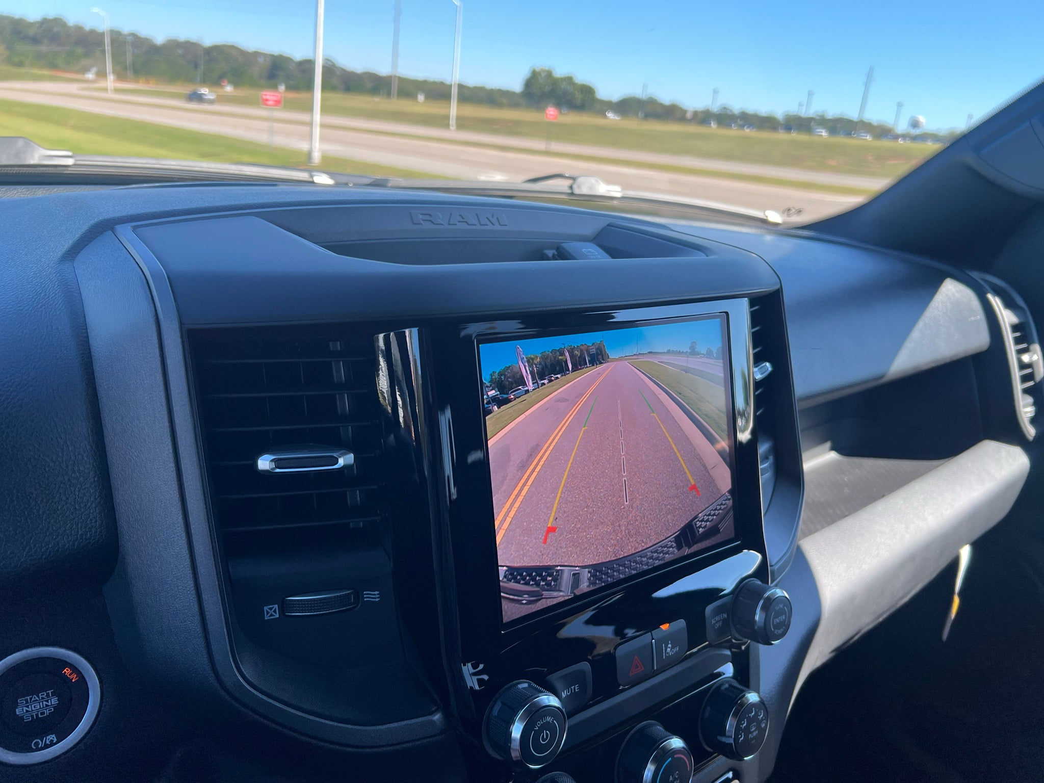 2027 RAM 1500 RAM 1500 EXPRESS CREW CAB 4X2 5'7' BOX