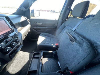 2027 RAM 1500 RAM 1500 EXPRESS CREW CAB 4X2 5'7' BOX